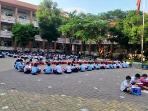 HOẠT ĐỘNG TRẢI NGHIỆM NGOÀI TRỜI