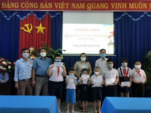 XUÂN  NHÂM DẦN NĂM 2022 - XUÂN YÊU THƯƠNG ĐẾN VỚI HỌC SINH KHÓ KHĂN
