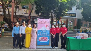TRƯỜNG TH HỒ HẢO HỚN PHỐI HỢP VỚI CÔNG TY SỮA YAKULT TỔ CHỨC " Học tập tốt- Rèn luyện chăm"