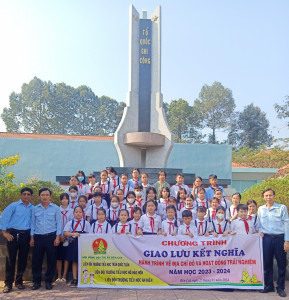 Trường TH  Trần Quốc Tuấn, TH Hồ Hảo Hớn; TH An Điền đã tổ chức hoạt động giao lưu kết nghĩa gắn với thăm địa chỉ đỏ