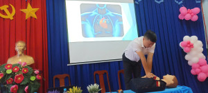 Trường Tiểu học Hồ Hảo Hớn phối hợp với Viện an toàn khóa học Việt Nam, tổ chức chương trình tập huấn phòng chống tai nạn thương tích