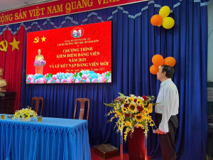 Chi bộ Trường Tiểu học Hồ Hảo Hớn tổ chức Lễ kết nạp Đảng viên mới