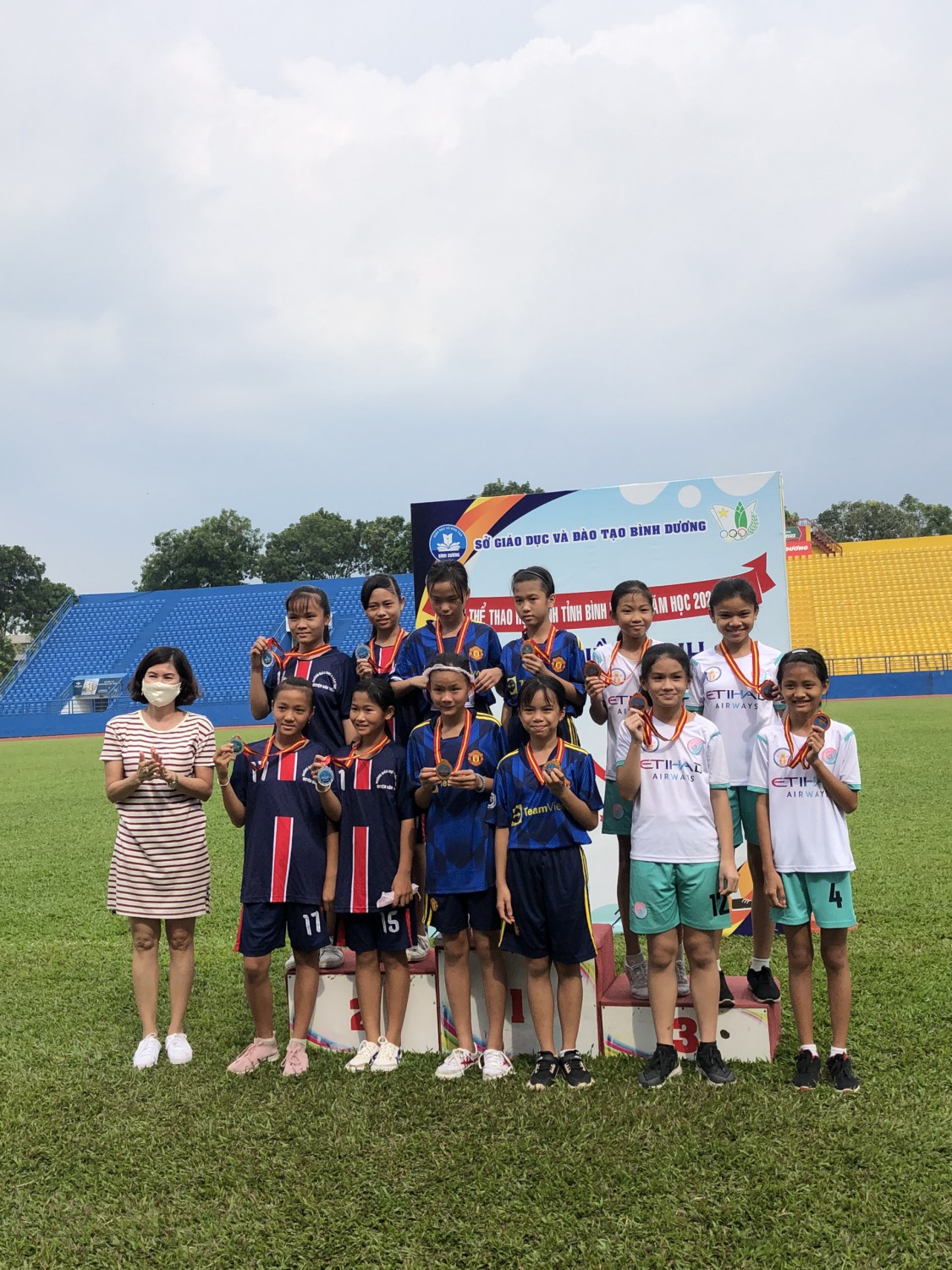 HỌC SINH TRƯỜNG TIỂU HỌC HỒ HẢO HỚN XUẤT SẮC GIÀNH HUY CHƯƠNG ĐỒNG CHẠY HỖN HỢP NỮ TỈNH BÌNH DƯƠNG