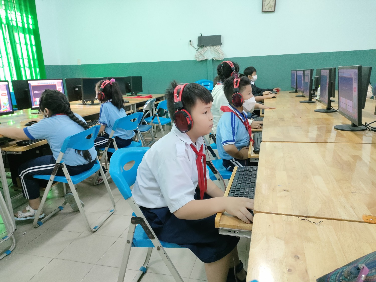 TRƯỜNG TIỂU HỌC HỒ HẢO HỚN TỔ CHỨC KỲ THI OLYMPIC TIẾNG ANH CẤP TRƯỜNG NĂM HỌC 2022-2023