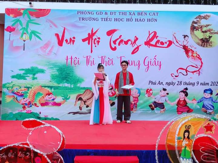 Trường Tiểu học Hồ Hảo Hớn đã tổ chức chương trình “Vui hội Trăng Rằm” năm học 2023-2024
