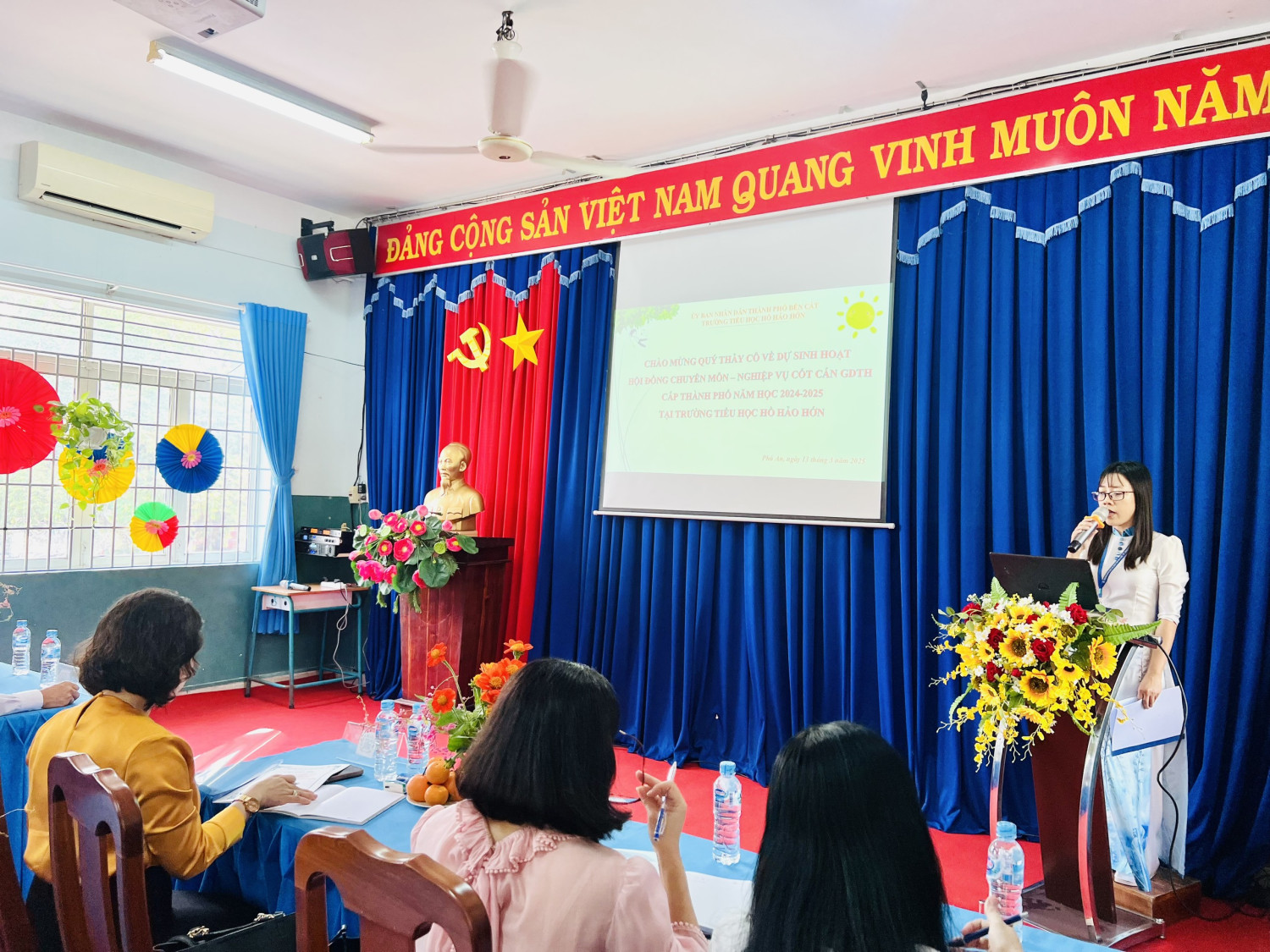 Trường Tiểu học Hồ Hảo Hớn tổ chức chuyên đề cấp thành phố “ Bồi dưỡng năng lực dạy song ngữ Việt - Anh"