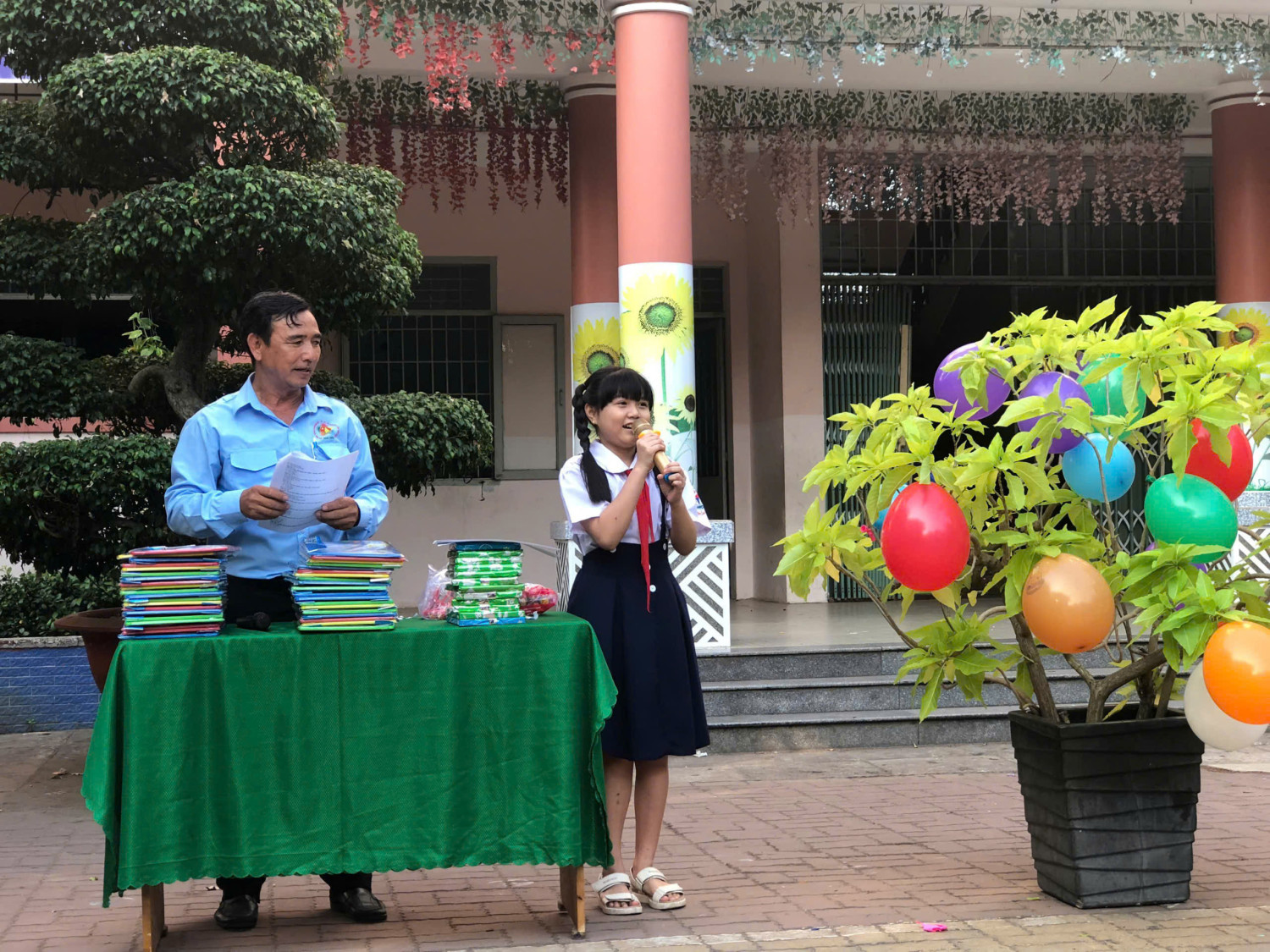 Liên đội trường tiểu học Hồ Hảo Hớn hưởng ứng 5 tuần thi đua cao điểm chào mừng 50 năm giải phóng miền Nam thống nhất đất nước (30/4/1975 - 30/4/2025)